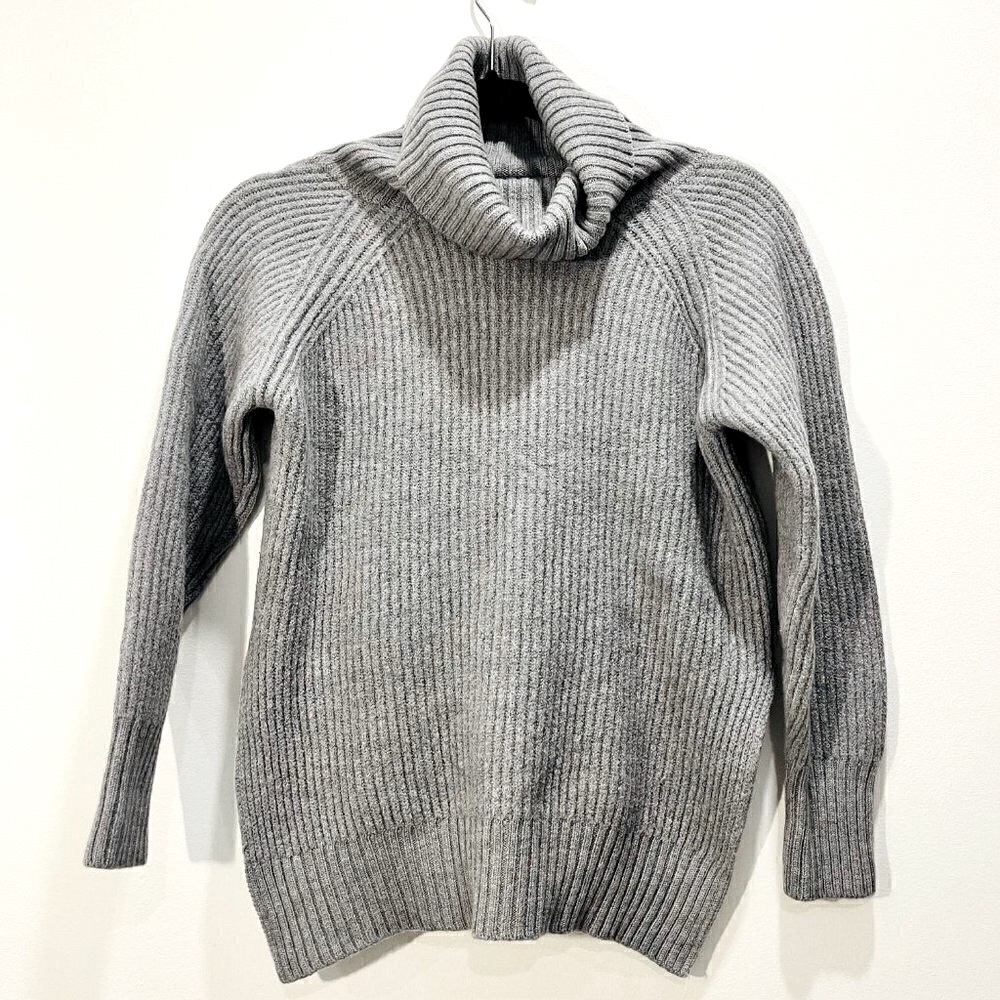 Aritzia Wilfred Free 100% Italian Wool Ribbed Hi Lo Cropped Turtleneck Sweater - Picture 5 of 9